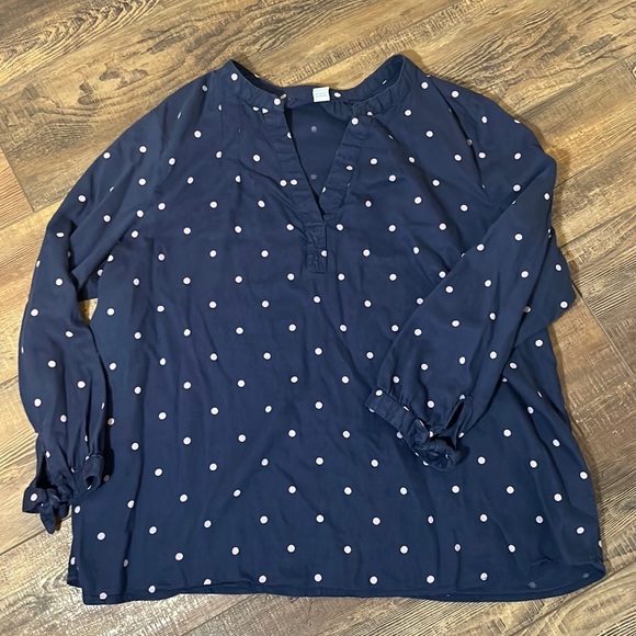 Old Navy V-Neck Top - Picture 1 of 3